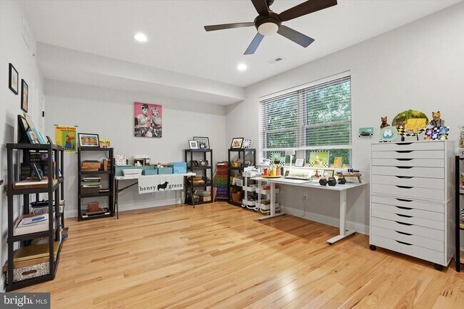 Building Photo - 159 Green Ln