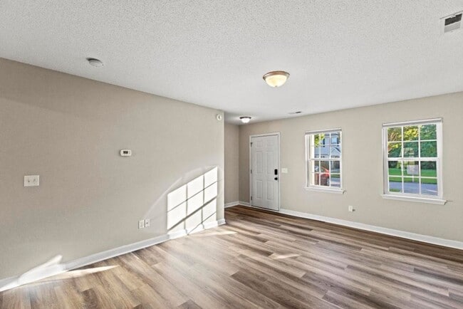 Building Photo - 307 Burley Dr