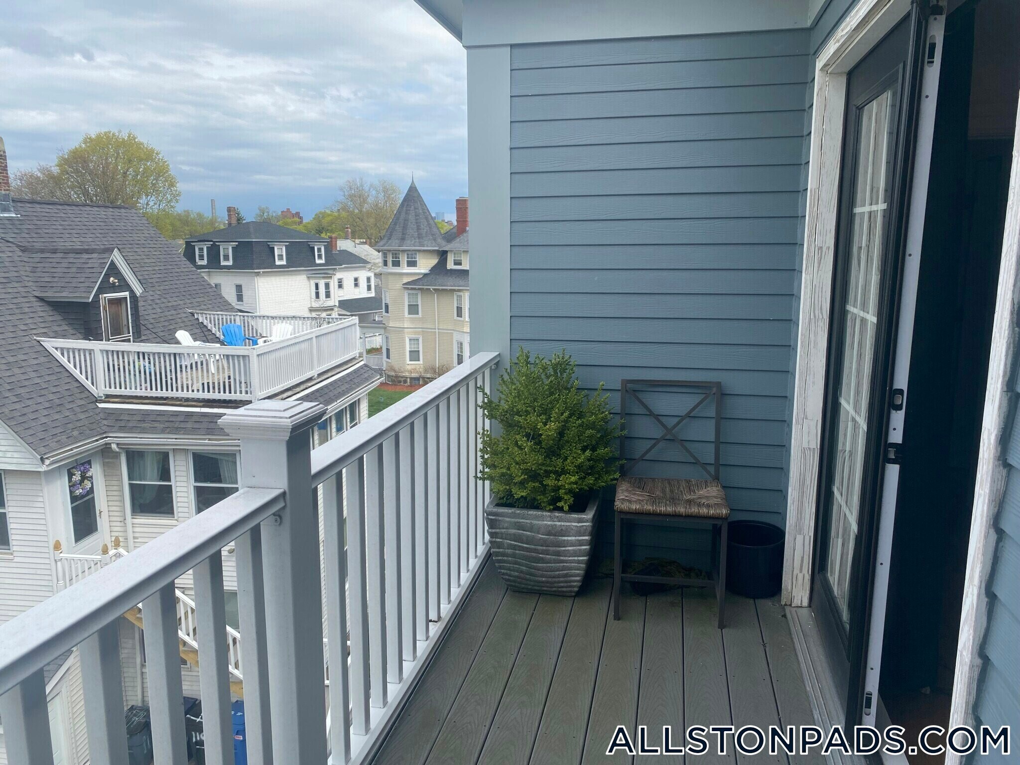 Building Photo - 14 Fern St