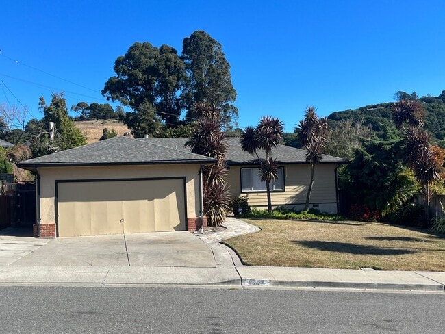Building Photo - 4 Bedroom Ranch Style Home in Quiet El Sobrante Neighborhood