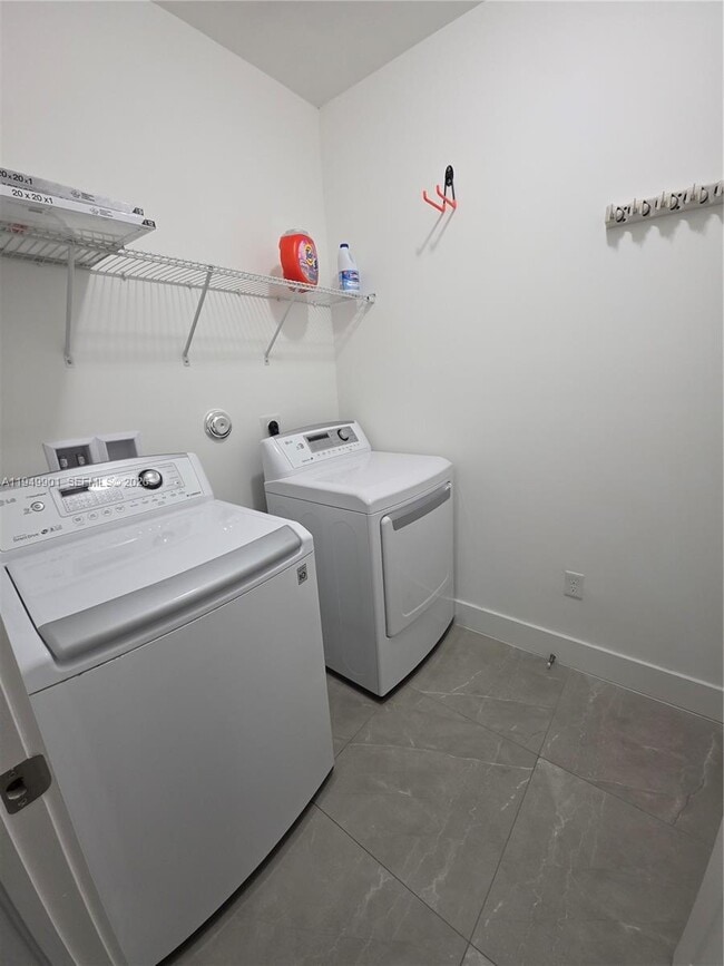 Building Photo - 4538 E Aqua Bella Ln