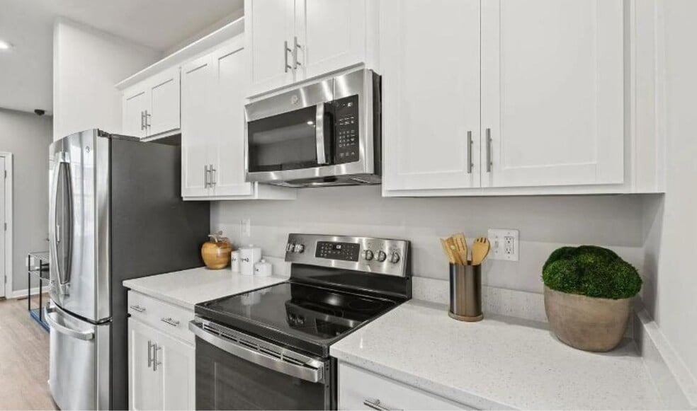 kitchen - 10 Coolidge Ave