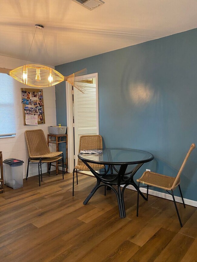 Building Photo - Slice of Paradise in Kimberling Shores