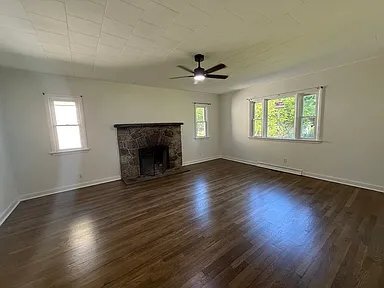Building Photo - 13 Dervend Cir