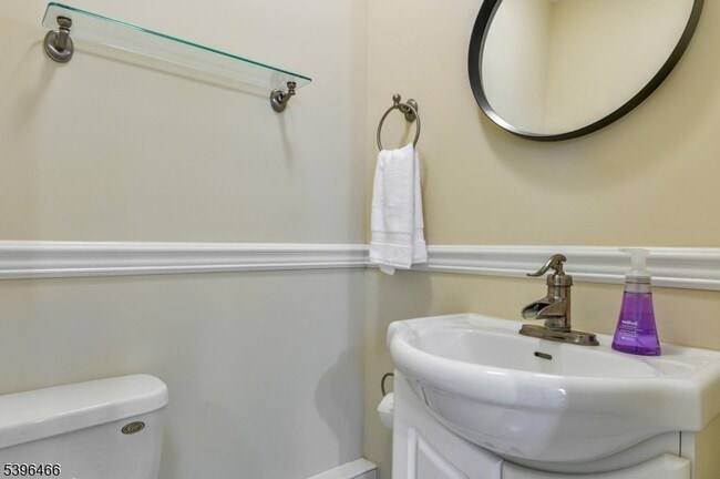 Building Photo - 32 Washburn Pl