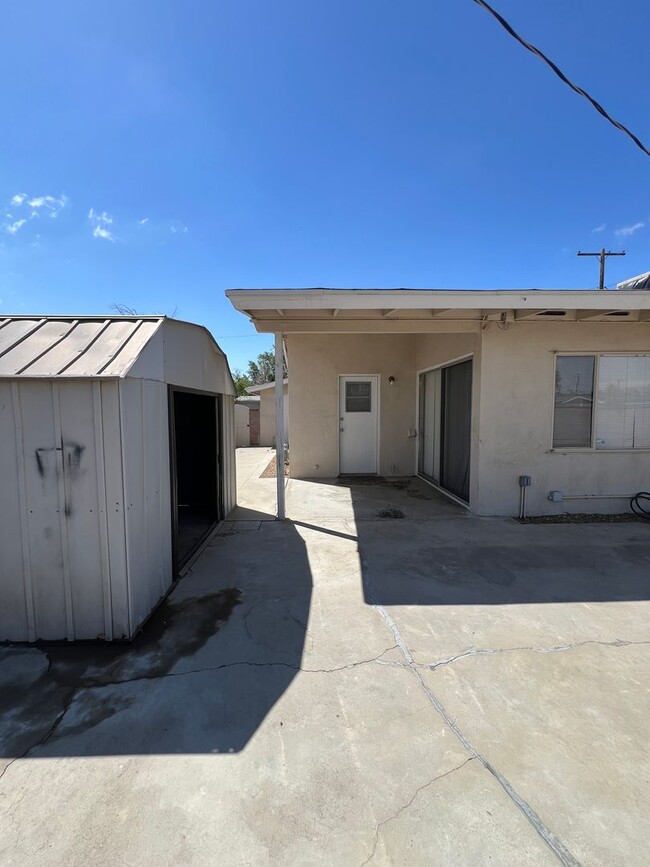 Building Photo - (APPLICATION PENDING) West Lancaster Home