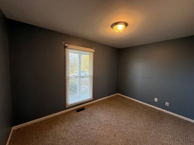 Building Photo - House in Kuttawa