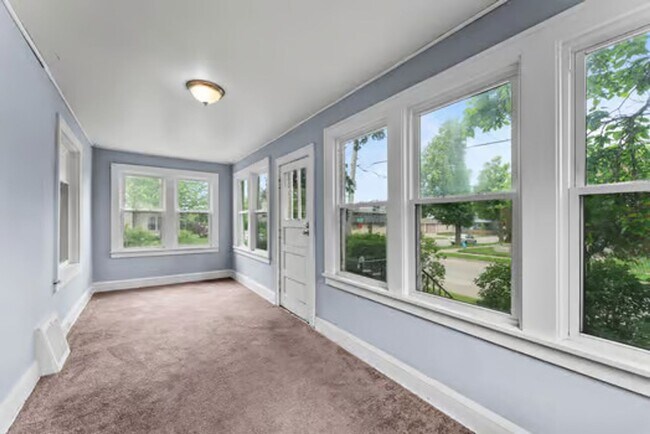 Building Photo - 3003 California St NE