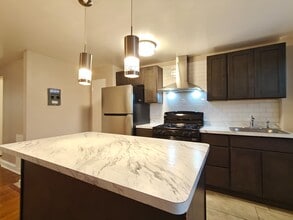 Building Photo - 6752 Blakemore St