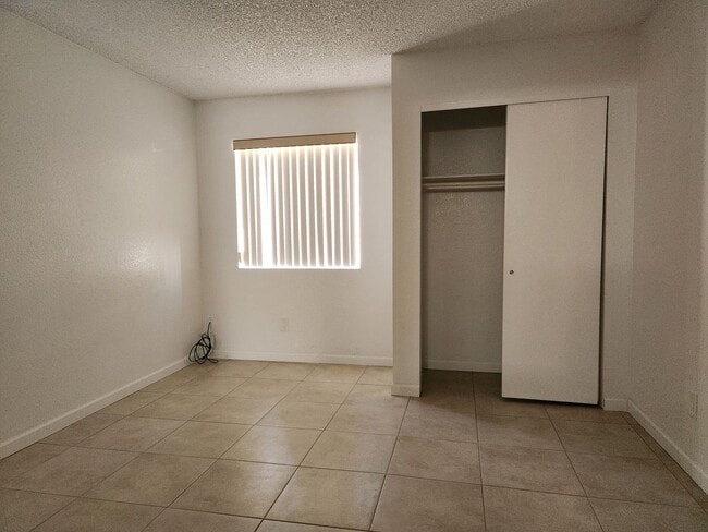 Building Photo - BOTTOM FLOOR CONDO