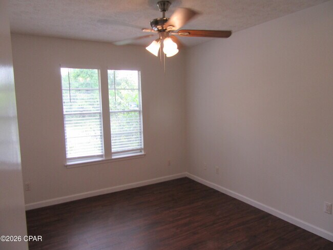 Building Photo - 8629 Deerpoint Dr