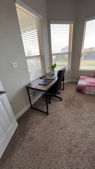 Building Photo - 2809 Rabbit Creek Dr