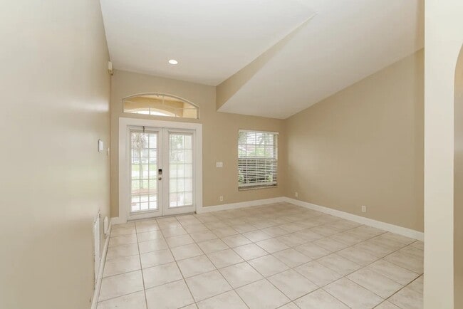 Building Photo - 6066 Ungerer St