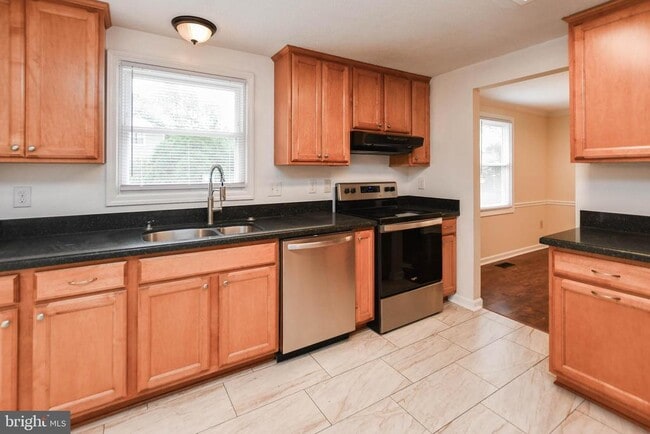 Building Photo - 8100 Irwell Ct