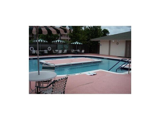 Building Photo - 2501 Antigua Terrace