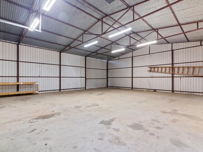 Building Photo - Gorgeous 3 bed room 2 bath in Decatur