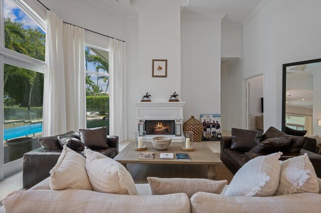 Building Photo - 12820 Mizner Way