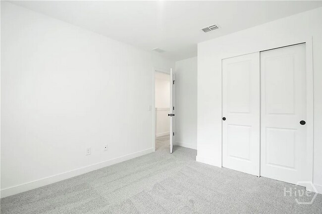 Building Photo - Beautiful 5-Bedroom, 3-Bath Home in Bloomingdale – Pet Friendly!