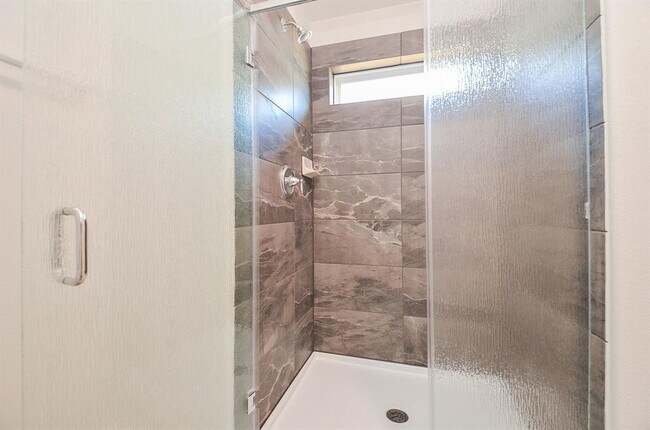 Building Photo - 7402 Sunlit Hbr Dr