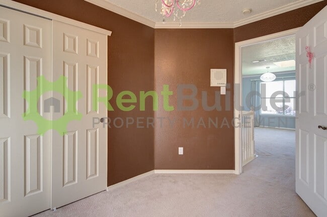 Building Photo - $MOVE IN SPECIAL PRICING$ 999.00 FIRST FULL MONTHS RENT.