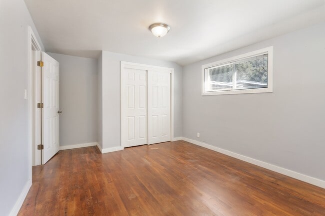 Building Photo - 227 NE 188th Ave