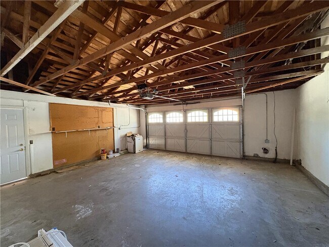 Building Photo - 2490 Michigan Dr