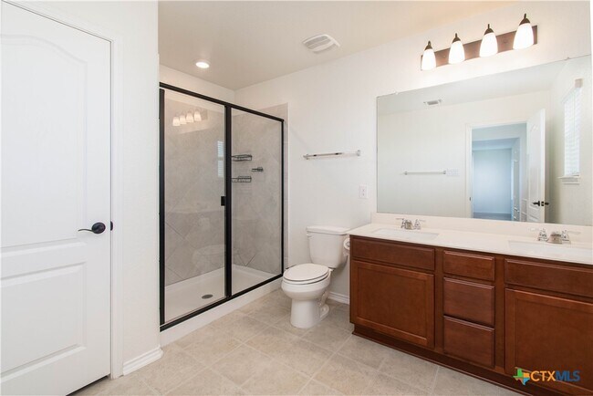 Building Photo - 661 Bailey Park Dr