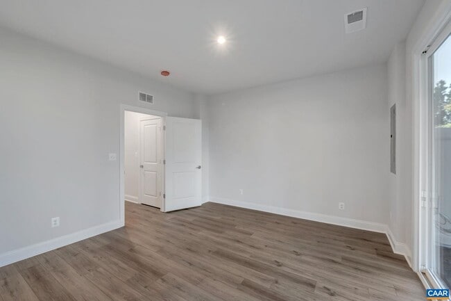 Building Photo - 2022 Calico Ct