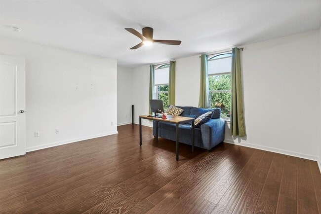 Building Photo - 705 Green Vista Ct