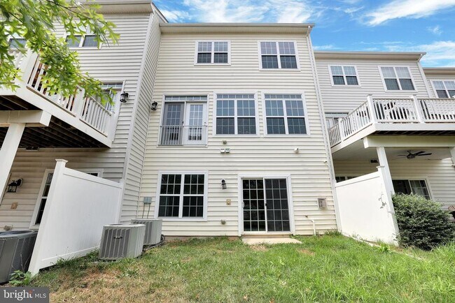 Building Photo - 9769 Northern Lakes Ln