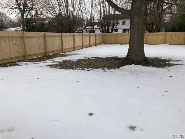 Building Photo - 449 Bugbee Dr