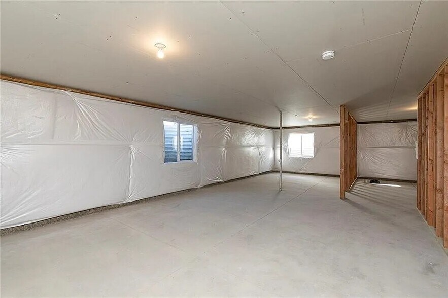 Building Photo - 529 Meadows Ct