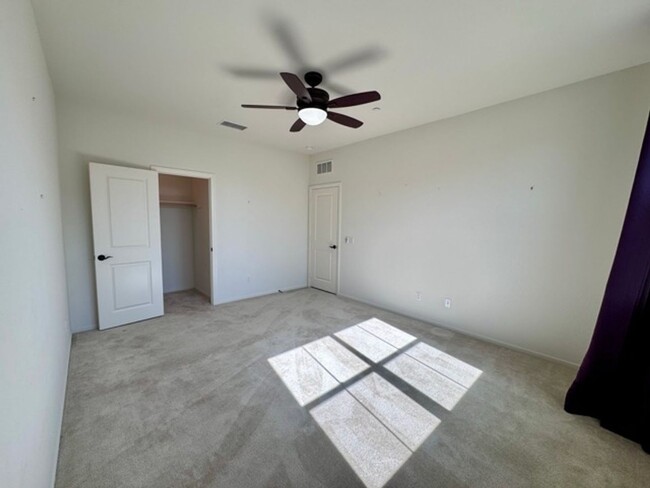 Building Photo - 4 bedroom single story Spencers Crossing h...