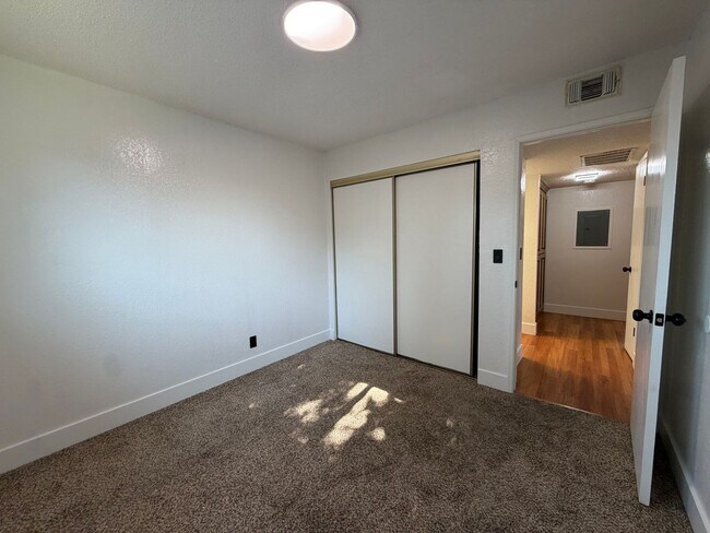 Building Photo - Fully Renovated 2-Bedroom Home with Spacious Backyard – Move-In Ready in Sacramento