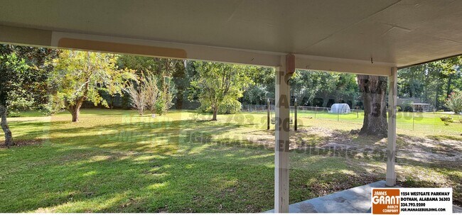 Building Photo - 1511 Shrewsbury Dr