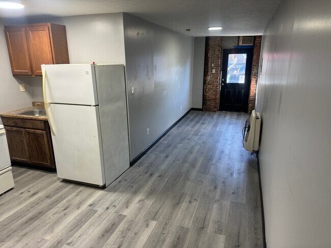 Building Photo - 409 Clayton St