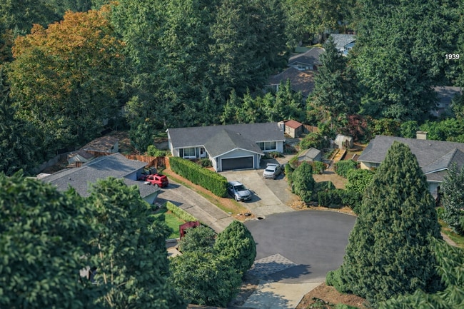 Building Photo - 19315 SW Oak St