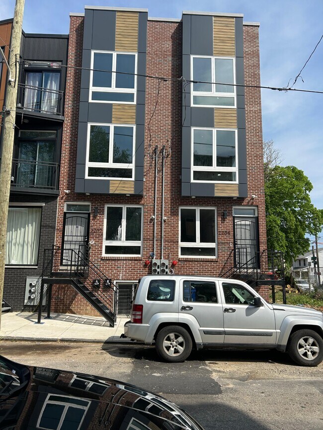 Building Photo - 2205 N Franklin St