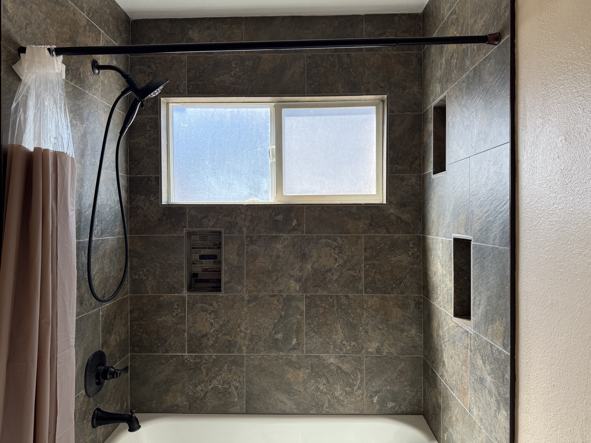 Building Photo - 2251 Indian Horse Dr