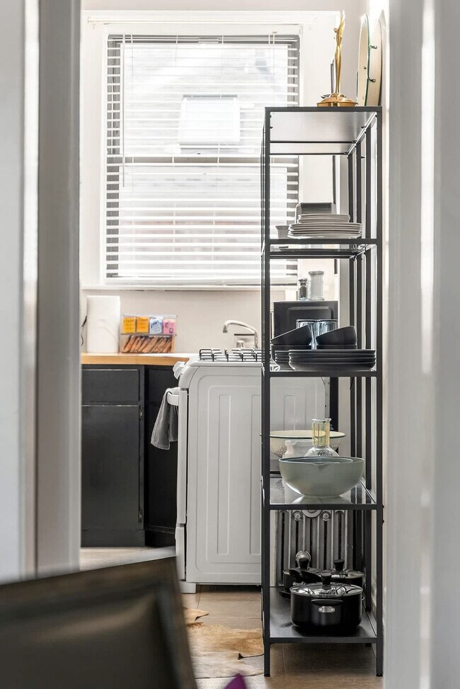 Building Photo - 3536 N Racine Ave