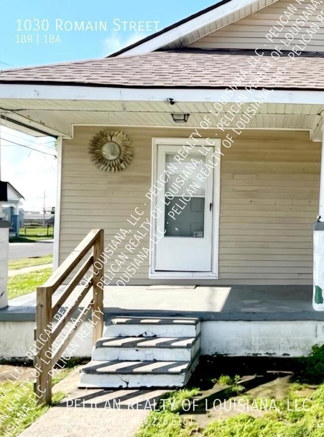 Primary Photo - 1030 Romain St