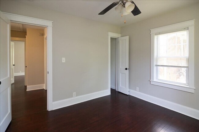 Building Photo - Newly Renovated 3/2 Feet From Atlanta Belt...