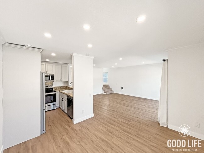 Building Photo - Beautifully Updated 2B 1.5BA Condo w/ Reserved Parking!