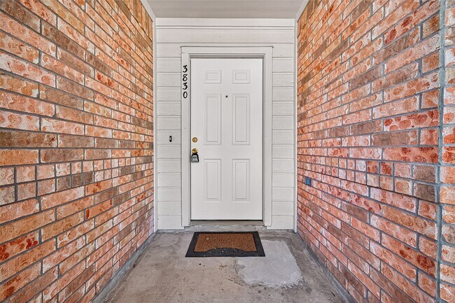 Building Photo - 3830 Flatwood Dr