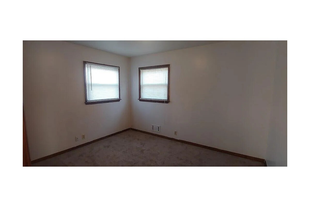 Main Bedroom - 5950 N 69th St