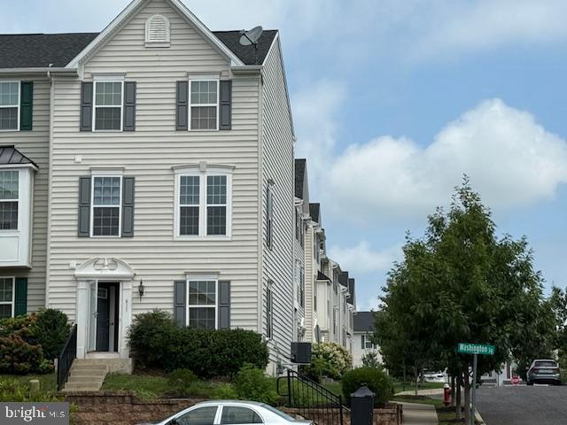 Building Photo - 611 Washington Sq