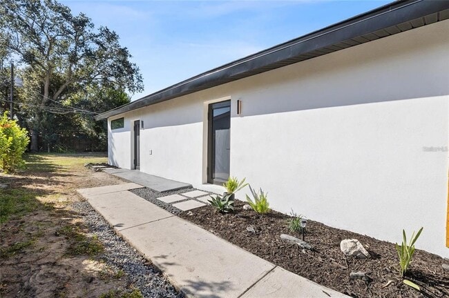 Building Photo - 4412 W Trilby Ave