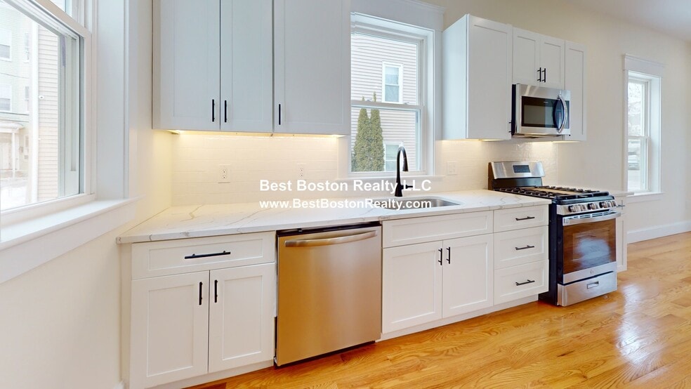 Building Photo - 244 Somerville Ave