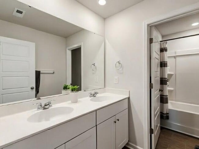 Building Photo - 156 Carolina Lakes Blvd