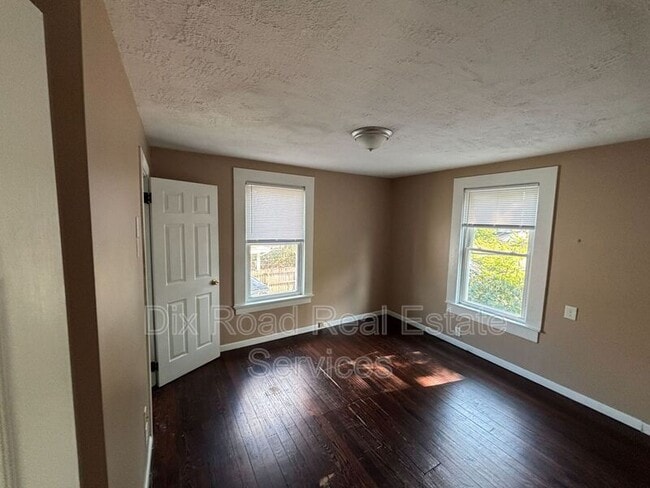 Building Photo - 1219 Campbell Ave